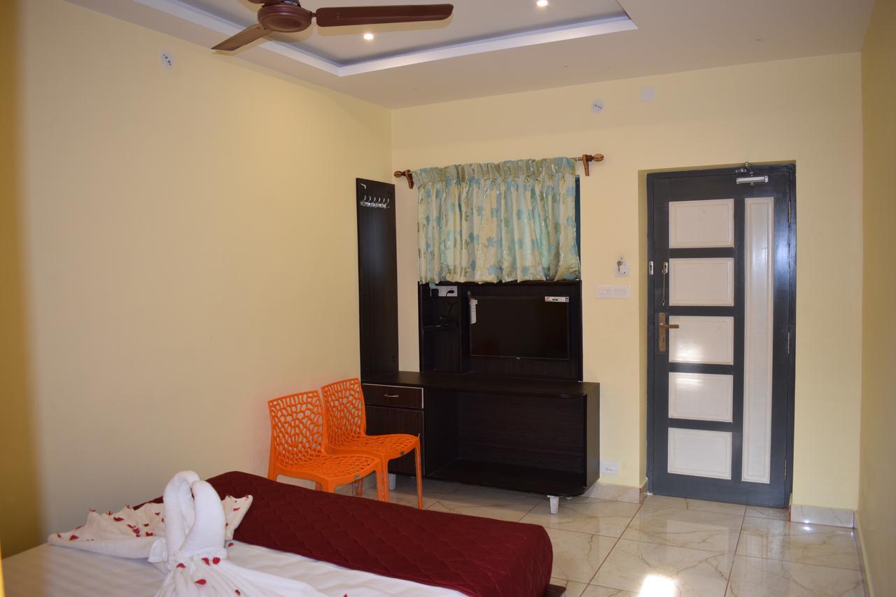 Hotel Wind Chimes à Kuilapalayam Extérieur photo